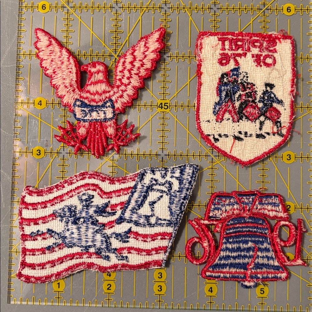 Vintage Set of 4 1976 Bicentennial Embroidered Patches - Picture 6 of 6